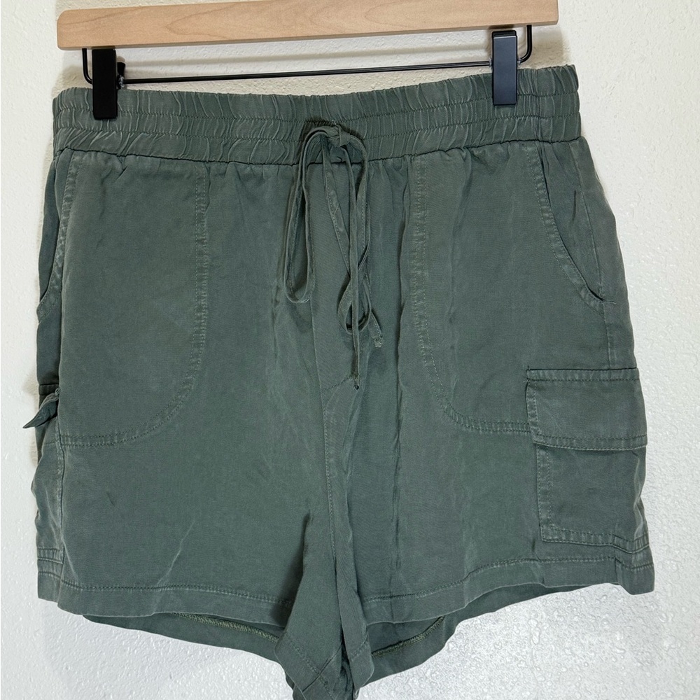 She + Sky Women's Green Casual Shorts, Size L